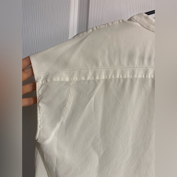 Club Monaco Silk Buttoned Sleeveless Lightweight Boxy White Blouse Size Medium - Picture 7 of 11